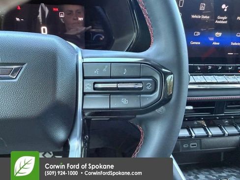 Used 2023 Chevrolet Colorado Z71 w/ Z71 Convenience Package 2 AWD/4WD image 25