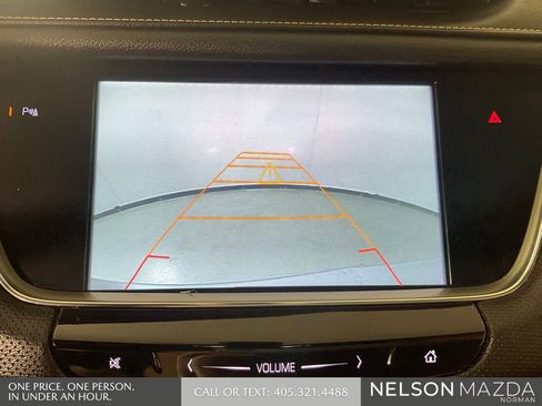 Used 2017 Cadillac XT5 FWD image 11