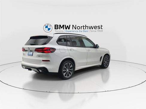 New 2026 BMW X5 xDrive40i w/ M Sport Package image 3