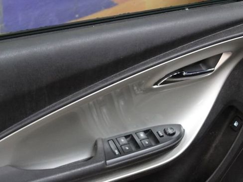 Used 2015 Chevrolet Volt FWD image 13