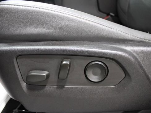 Used 2022 Chevrolet Silverado 1500 LT w/ Convenience Package II image 20