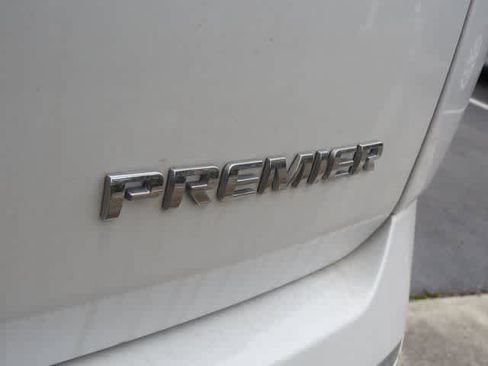 Used 2020 Chevrolet Traverse Premier image 25