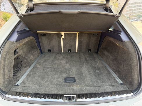 Used 2023 Bentley Bentayga image 38