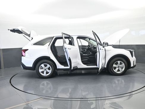 Used 2025 Kia Sorento LX FWD image 69