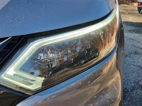 Used 2022 Nissan Rogue Sport SL w/ Premium Package image 9