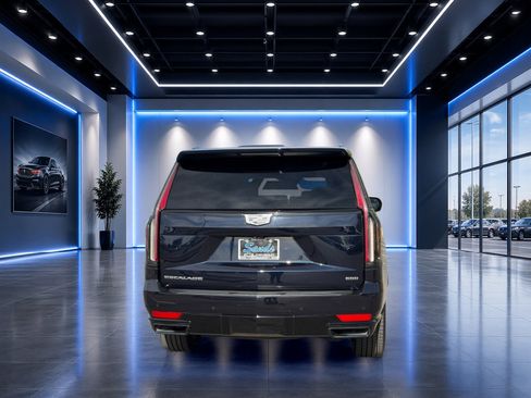 Used 2023 Cadillac Escalade ESV Sport Platinum w/ LPO, ONYX Package AWD/4WD image 9