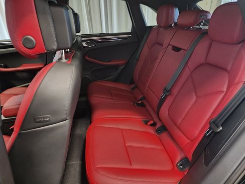 Certified 2025 Porsche Macan image 26