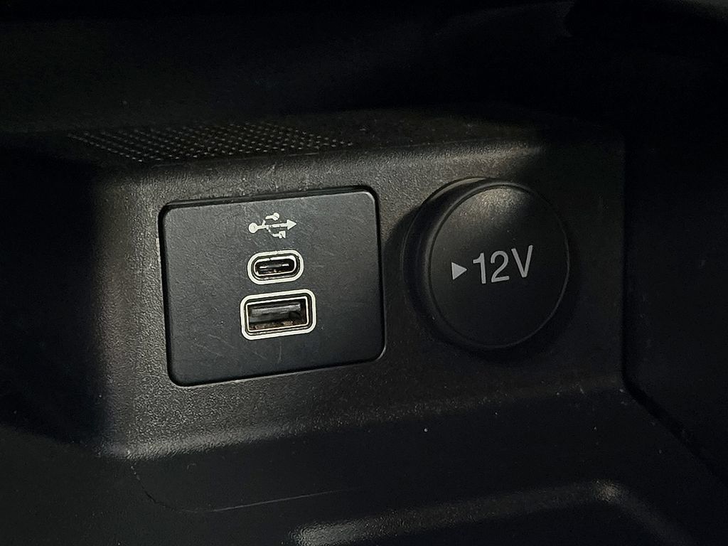 Used 2024 Ford Escape ST-Line w/ Tech Pack #1 FWD image 16