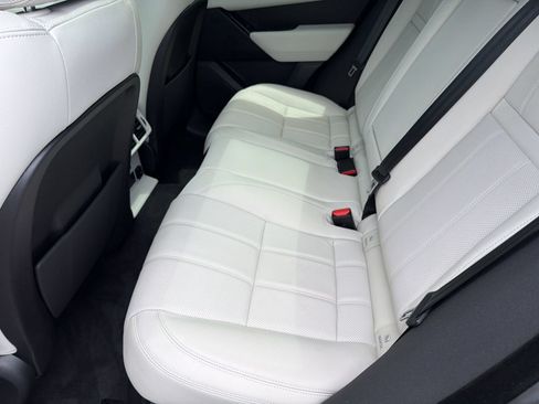 Used 2022 Land Rover Range Rover Velar S AWD/4WD image 21
