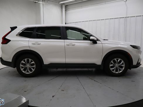 Used 2024 Honda CR-V LX image 2