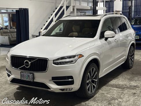 Used 2019 Volvo XC90 T6 Momentum image 3
