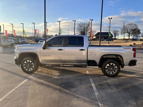 Used 2023 Chevrolet Silverado 2500 Custom w/ Custom Value Package image 7