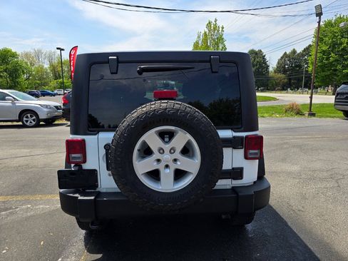 Used 2017 Jeep Wrangler Unlimited Sport w/ Quick Order Package 24S AWD/4WD image 4