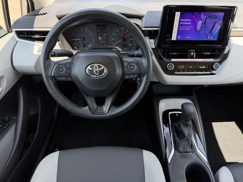 Used 2025 Toyota Corolla LE FWD image 12