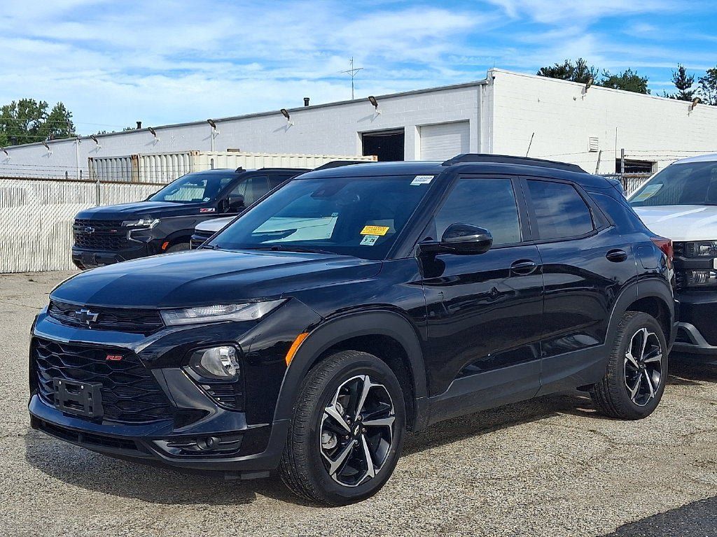 Used 2023 Chevrolet TrailBlazer RS w/ Sun and Liftgate Package AWD/4WD image 4