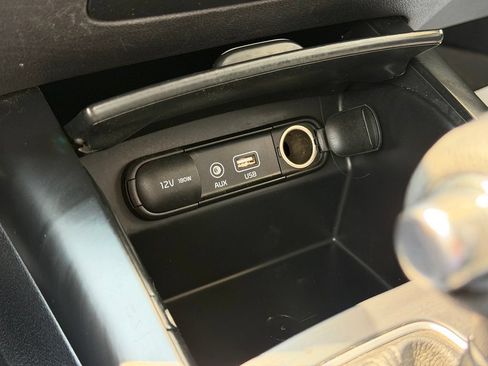 Used 2017 Kia Sorento AWD image 21