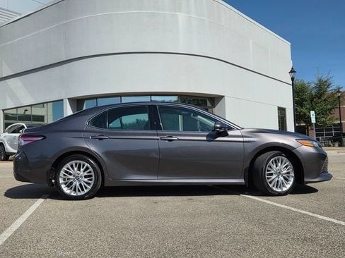 Used 2020 Toyota Camry XLE FWD image 26