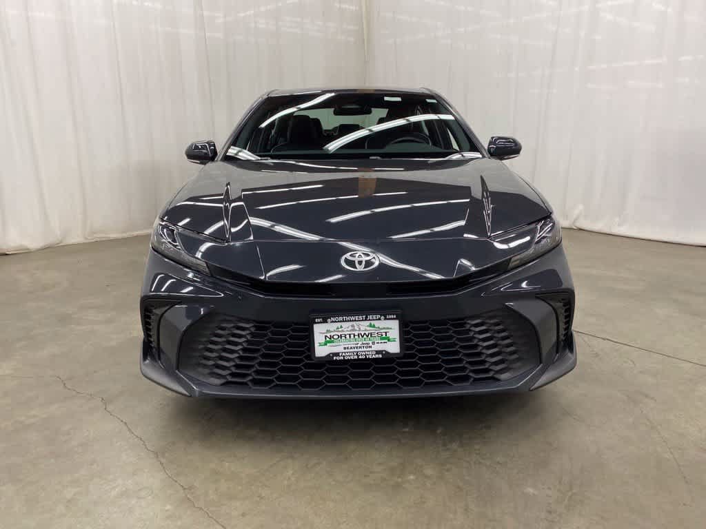 Used 2025 Toyota Camry SE FWD image 9