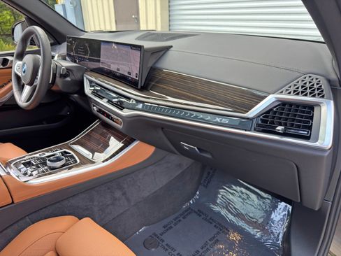 Used 2026 BMW X5 xDrive50e w/ Executive Package AWD/4WD image 15