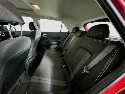 Used 2025 Hyundai Venue SEL FWD image 27