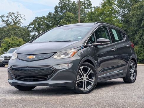 Used 2017 Chevrolet Bolt Premier w/ Driver Confidence II Package FWD image 4