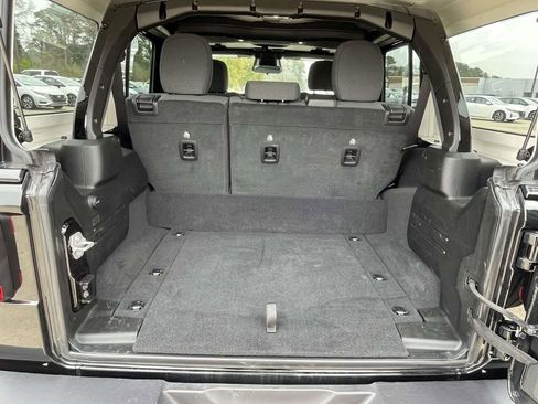 Used 2025 Jeep Wrangler Unlimited Sahara w/ Safety Group image 10