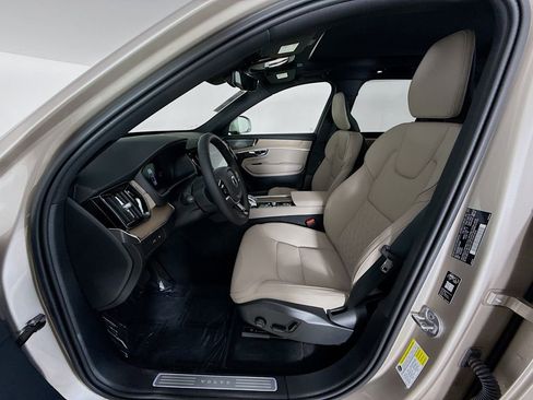 New 2026 Volvo XC90 T8 Plus w/ Protection Package Premier AWD/4WD image 21