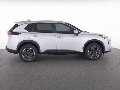 Used 2025 Nissan Rogue SV AWD/4WD image 9