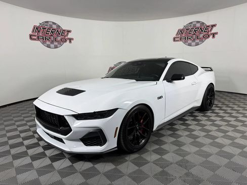 Used 2024 Ford Mustang GT RWD image 3