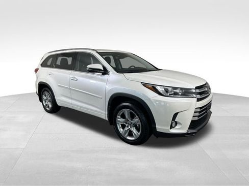 Used 2017 Toyota Highlander Limited w/ Protection Package #3 AWD/4WD image 8