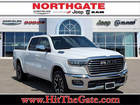 Used 2025 RAM 1500 Laramie AWD/4WD image 1