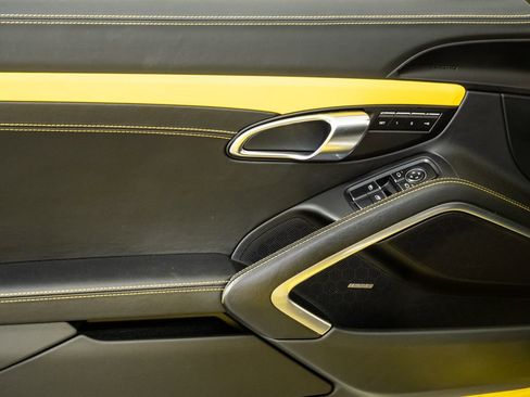 Used 2017 Porsche 911 Targa 4S image 6