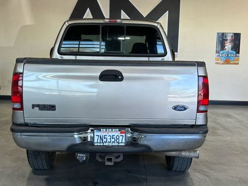 Used 2004 Ford F250 XLT AWD/4WD image 5
