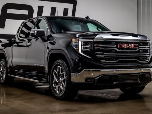 Used 2023 GMC Sierra 1500 SLT w/ SLT Premium Plus Package AWD/4WD image 29