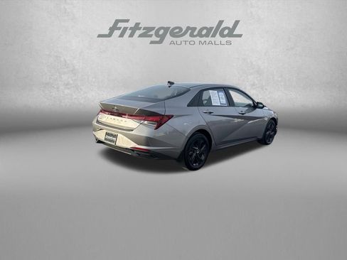 Used 2023 Hyundai Elantra SEL FWD image 7