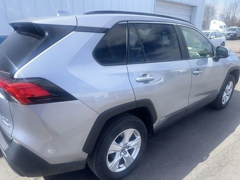 Used 2020 Toyota RAV4 XLE w/ Convenience Package image 7