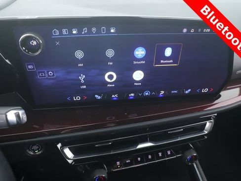 Used 2024 Chevrolet Traverse Z71 AWD/4WD image 5