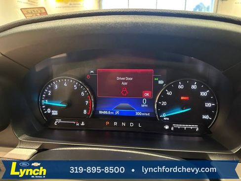 Used 2024 Ford Explorer XLT w/ Equipment Group 202A AWD/4WD image 33