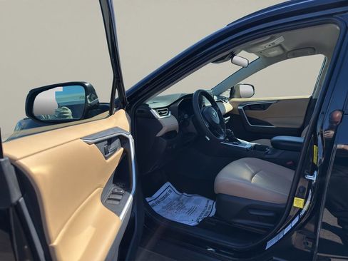 Used 2022 Toyota RAV4 LE image 26
