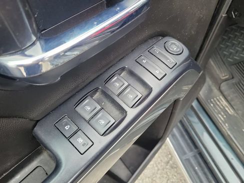 Used 2019 Chevrolet Silverado 1500 LT RWD image 16