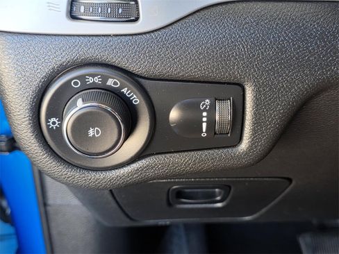 Used 2022 Jeep Cherokee Latitude w/ Sun & Sound Group image 23