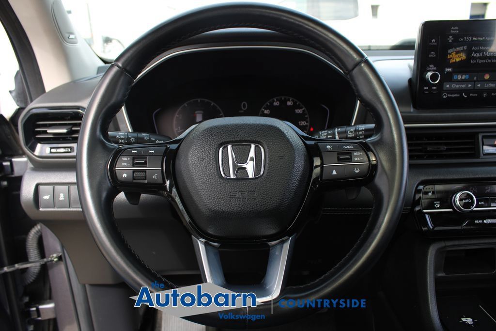 Used 2023 Honda Pilot Touring image 12