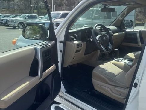 Used 2011 Toyota 4Runner SR5 w/ Convenience Pkg AWD/4WD image 13