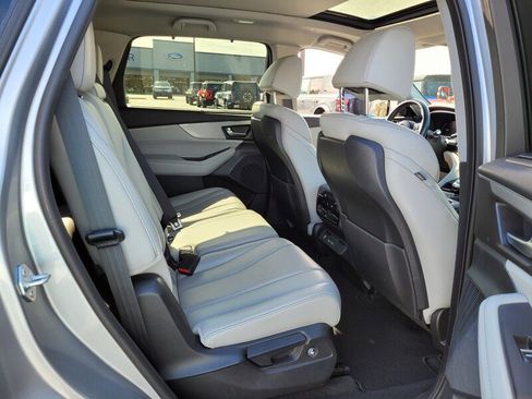 Used 2022 Acura MDX SH-AWD w/ Technology Package image 12