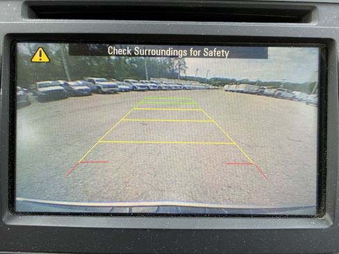 Used 2017 Chevrolet Traverse LT image 17