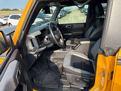 Used 2022 Ford Bronco Black Diamond w/ Sasquatch Package AWD/4WD image 19