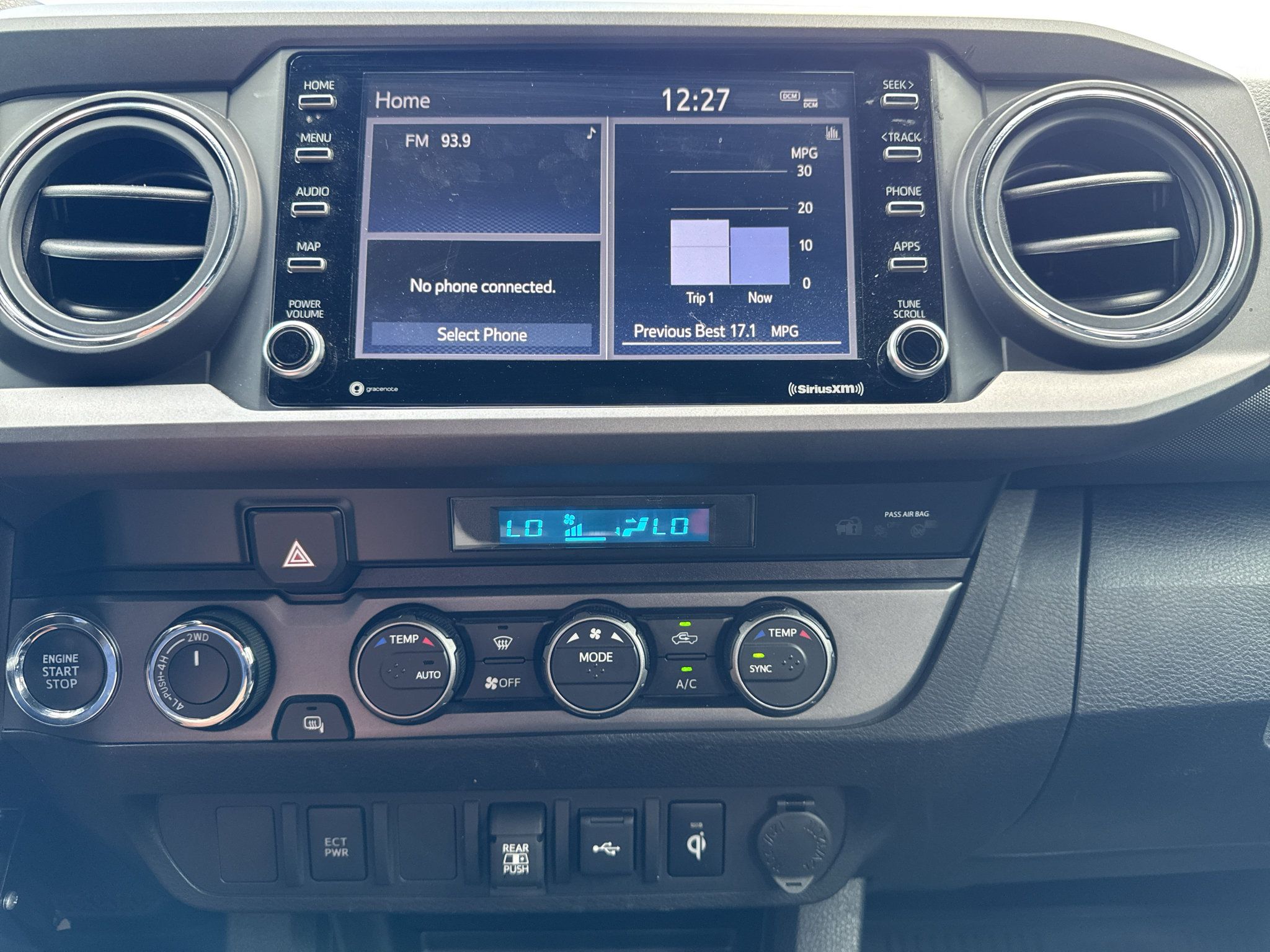 Certified 2023 Toyota Tacoma TRD Off-Road AWD/4WD image 15