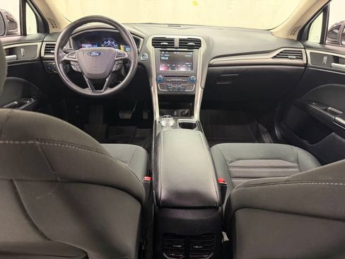 Used 2018 Ford Fusion SE w/ Fusion SE Technology Package FWD image 28