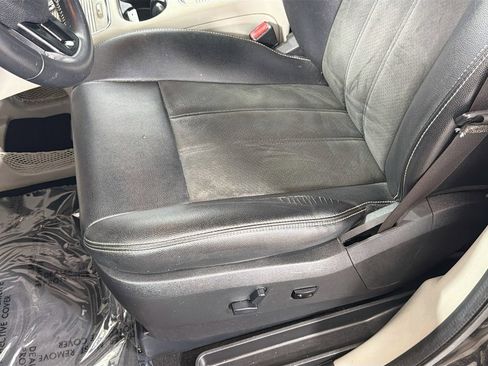 Used 2019 Dodge Grand Caravan SXT FWD image 19