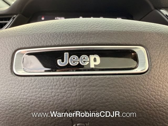 New 2026 Jeep Grand Cherokee Limited w/ Limited Altitude Package RWD image 31